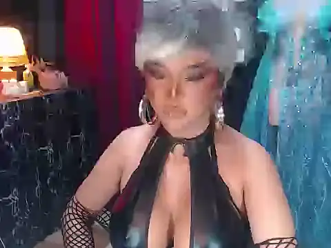 xAuroraRobinsx online show from June 16, 11:35 am