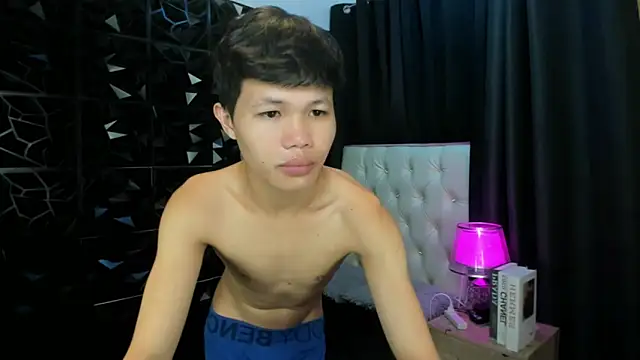 crazyasiantwink online show from February 3, 6:02 pm