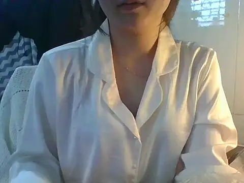 Linzly online show from December 18, 3:12 am