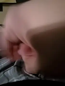 Snapshot of Trynottocumm chatting on February 22, 2:45 am Trynottocumm online show from February 22, 2:45 am