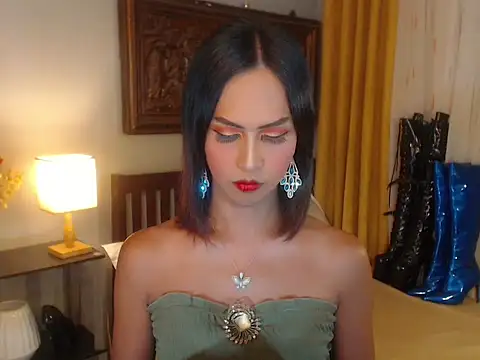 Snapshot of Nathalieheartt chatting on October 5, 1:37 am Nathalieheartt online show from October 5, 1:37 am