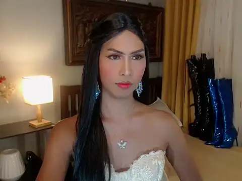 Snapshot of Nathalieheartt chatting on October 7, 2:42 am Nathalieheartt online show from October 7, 2:42 am