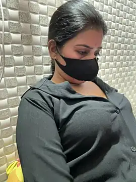 Snapshot of Hot_Jaanvi_ chatting on April 13, 5:51 pm Hot Jaanvi online show from April 13, 5:51 pm