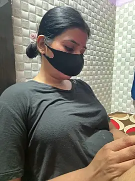 Snapshot of Hot_Jaanvi_ chatting on April 19, 3:33 pm Hot Jaanvi online show from April 19, 3:33 pm