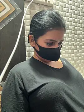 Snapshot of Hot_Jaanvi_ chatting on April 22, 5:21 am Hot Jaanvi online show from April 22, 5:21 am