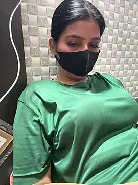 Snapshot of Hot_Jaanvi_ chatting on April 28, 3:50 pm Hot Jaanvi online show from April 28, 3:50 pm