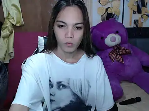 Snapshot of Raffa_ella69 chatting on November 23, 9:31 am Raffa ella69 online show from November 23, 9:31 am