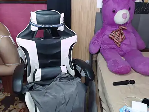 Snapshot of Raffa_ella69 chatting on March 21, 6:18 am Raffa ella69 online show from March 21, 6:18 am