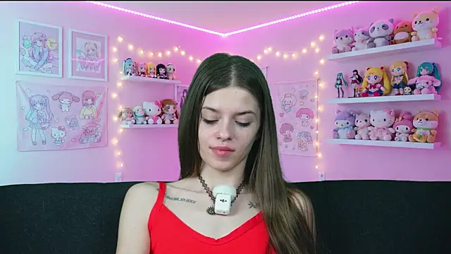 sukie spooky online show from April 4, 5:06 am