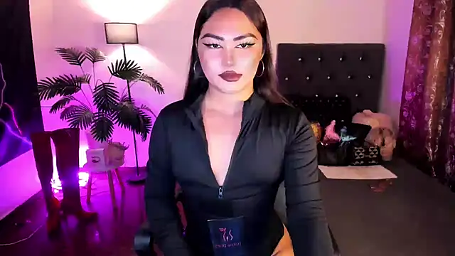 Snapshot of Unique_Maya chatting on May 12, 9:06 am Unique Maya online show from May 12, 9:06 am