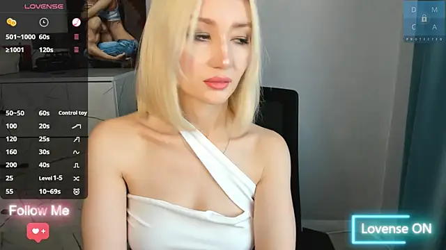 Snapshot of MinaDiamondd chatting on October 25, 2:52 am MinaDiamondd online show from October 25, 2:52 am