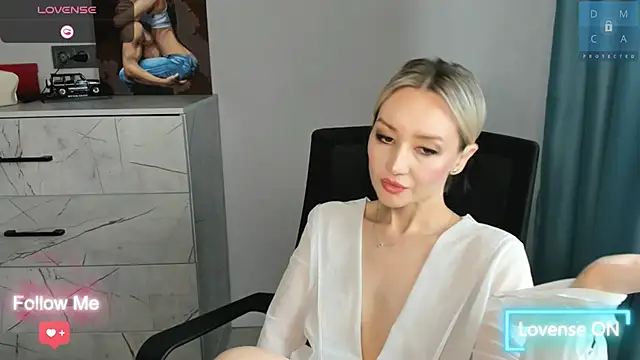 Snapshot of MinaDiamondd chatting on November 15, 3:37 am MinaDiamondd online show from November 15, 3:37 am