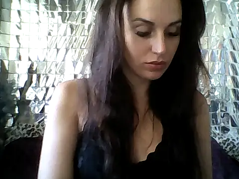 Snapshot of Qinini chatting on September 22, 6:15 am Qinini online show from September 22, 6:15 am