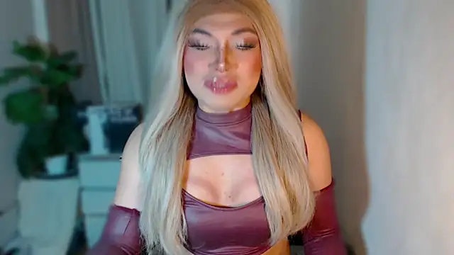 Snapshot of Samantha_Millerxxx chatting on March 26, 12:44 pm Samantha Millerxxx online show from March 26, 12:44 pm