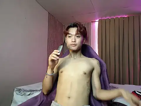 ur little secret online show from November 5, 8:58 am