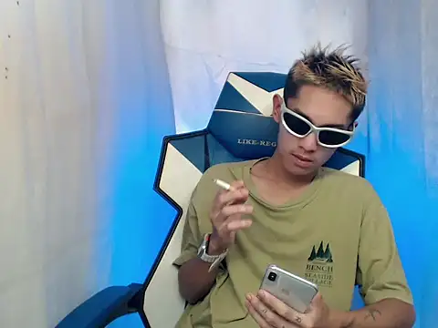 riks tyler online show from December 20, 1:56 am