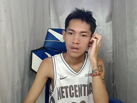 Snapshot of riks_tyler chatting on June 13, 5:27 am riks tyler online show from June 13, 5:27 am