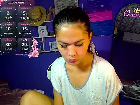 urgirljane online show from June 14, 10:34 pm