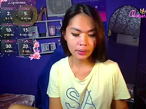 urgirljane online show from June 15, 2:52 pm