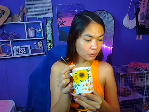 urgirljane online show from June 24, 1:37 am