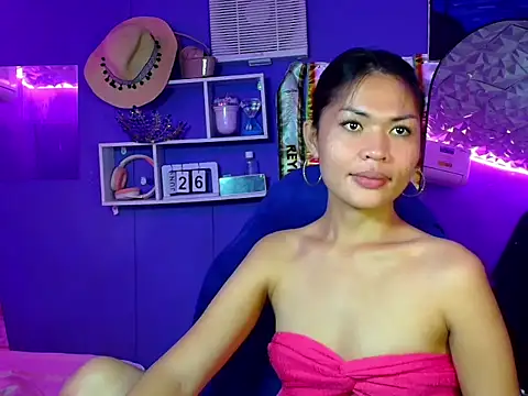 urgirljane online show from June 26, 7:07 pm