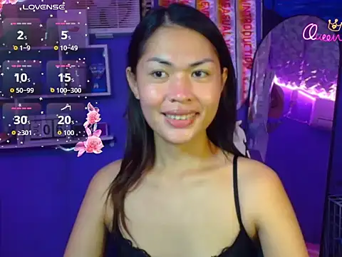 urgirljane online show from July 6, 9:39 am