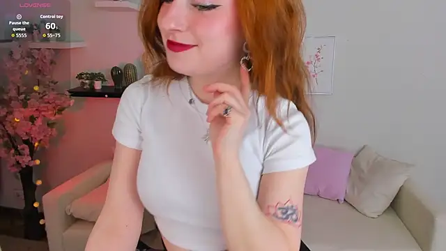 Snapshot of Violet_Griffen chatting on April 5, 3:31 pm Violet Griffen online show from April 5, 3:31 pm