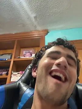 Snapshot of aavrdvh33 chatting on December 23, 2:53 am aavrdvh33 online show from December 23, 2:53 am