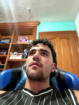 Snapshot of aavrdvh33 chatting on January 16, 2:37 am aavrdvh33 online show from January 16, 2:37 am