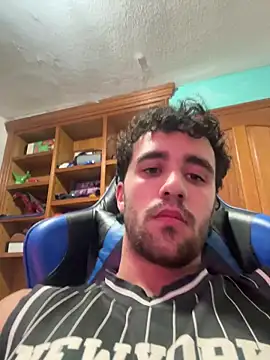 Snapshot of aavrdvh33 chatting on February 3, 12:09 am aavrdvh33 online show from February 3, 12:09 am