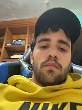 Snapshot of aavrdvh33 chatting on February 28, 7:37 pm aavrdvh33 online show from February 28, 7:37 pm