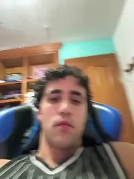 Snapshot of aavrdvh33 chatting on March 18, 10:35 pm aavrdvh33 online show from March 18, 10:35 pm