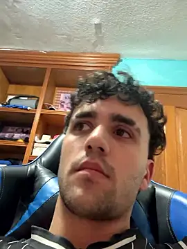 Snapshot of aavrdvh33 chatting on April 1, 9:34 pm aavrdvh33 online show from April 1, 9:34 pm