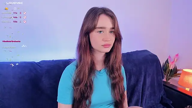 lovelyalivia online show from October 3, 9:17 am