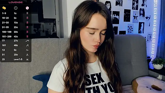 lovelyalivia online show from December 2, 9:47 am