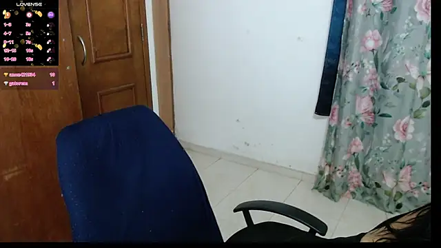 alejandralatina online show from February 1, 12:15 pm