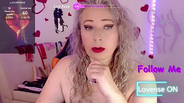 sofiacurvy 45 online show from October 5, 6:50 pm