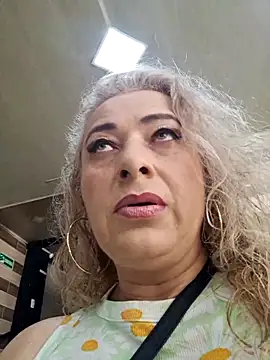 sofiacurvy 45 online show from May 6, 6:02 pm