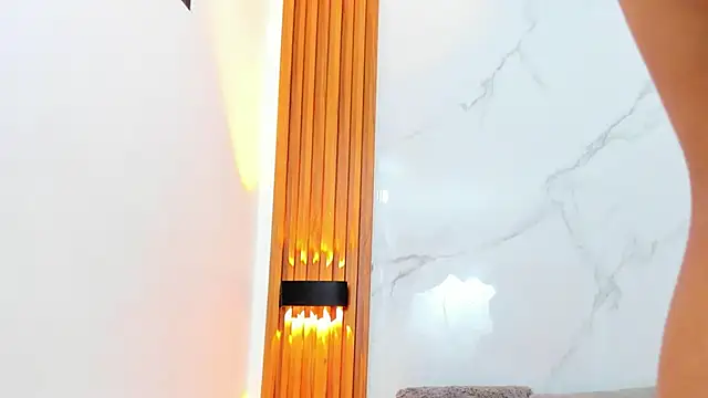 IsabellaMonet online show from November 24, 11:21 am