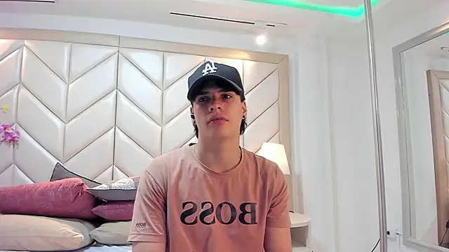 BenitoSaenz online show from October 14, 3:51 am