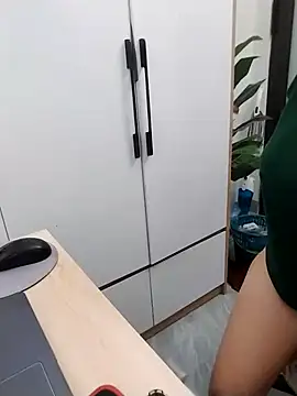 Snapshot of Mina_luna chatting on September 21, 10:44 pm Mina luna online show from September 21, 10:44 pm