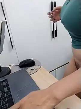 Snapshot of Mina_luna chatting on September 30, 1:27 pm Mina luna online show from September 30, 1:27 pm