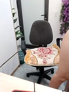 Snapshot of Mina_luna chatting on October 8, 10:46 am Mina luna online show from October 8, 10:46 am