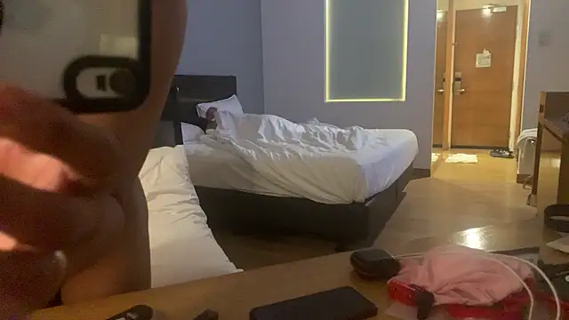 Snapshot of Ayie1822@xh chatting on February 15, 10:06 pm Ayie1822xh online show from February 15, 10:06 pm