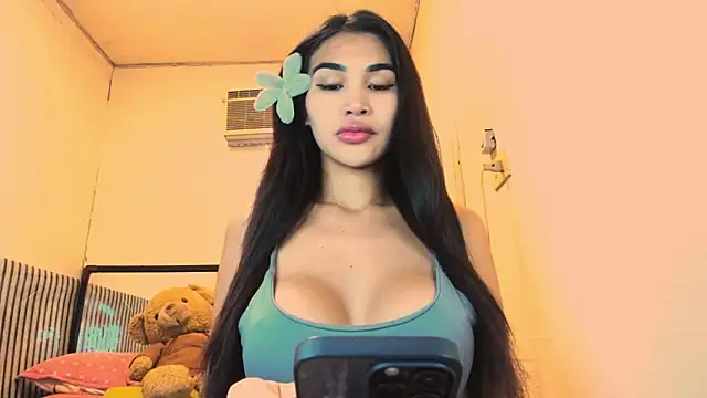 Snapshot of Ms_Monica chatting on April 19, 2:33 am Ms Monica online show from April 19, 2:33 am