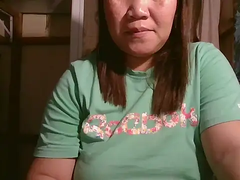 Snapshot of sweet_amaraxxx chatting on February 2, 4:33 am sweet amaraxxx online show from February 2, 4:33 am