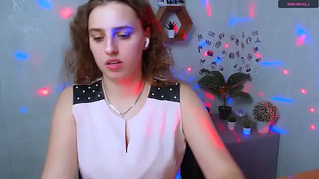 AmandaDimond  online show from October 29, 1:35 pm