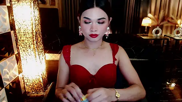 Snapshot of BigCockMaxineTS chatting on October 3, 9:50 am BigCockMaxineTS online show from October 3, 9:50 am