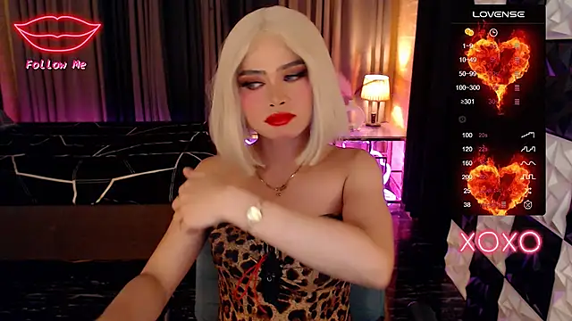 Snapshot of BigCockMaxineTS chatting on November 2, 8:55 pm BigCockMaxineTS online show from November 2, 8:55 pm