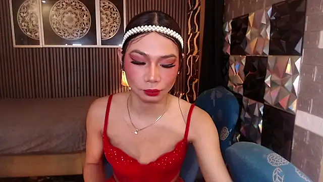 Snapshot of BigCockMaxineTS chatting on July 11, 7:33 am BigCockMaxineTS online show from July 11, 7:33 am